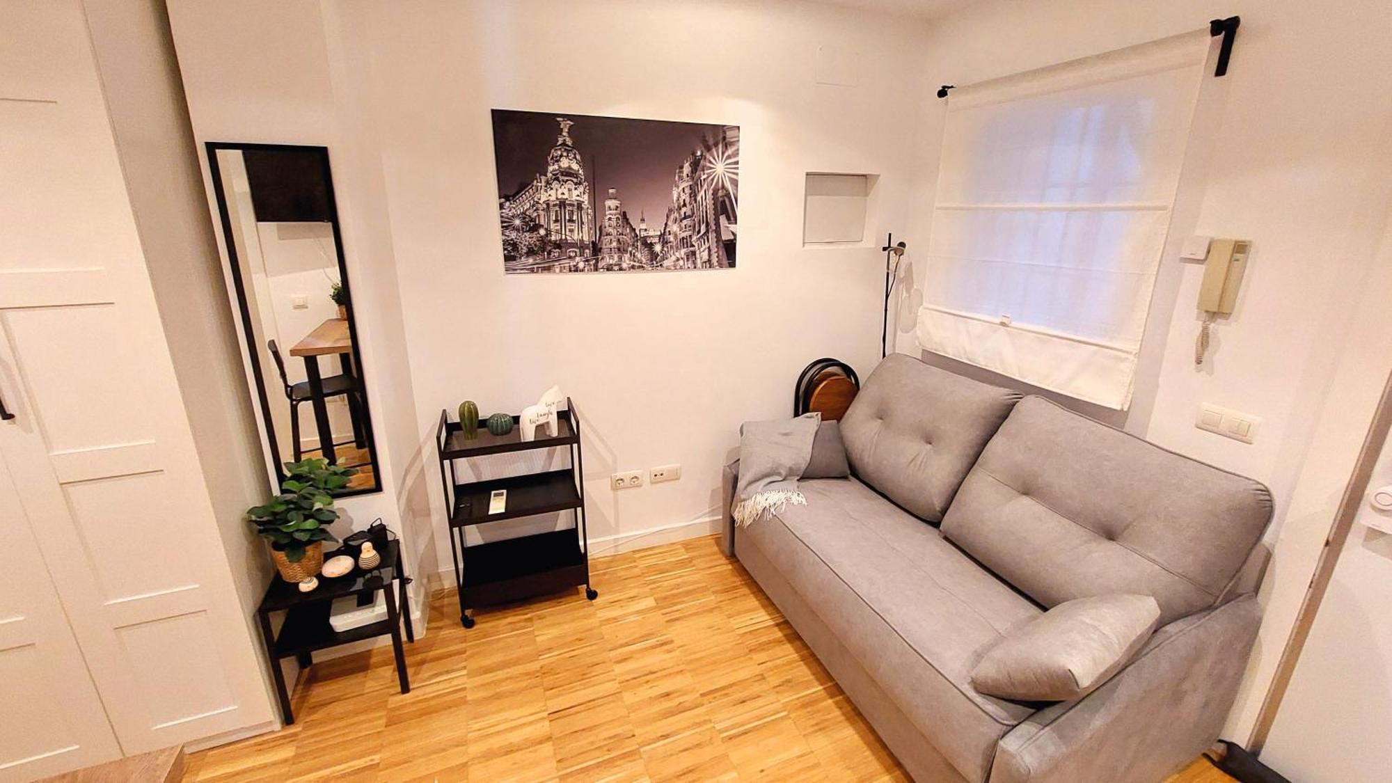 Acogedor Estudio En Delicias By Bebalmy Apartment Madrid Bagian luar foto