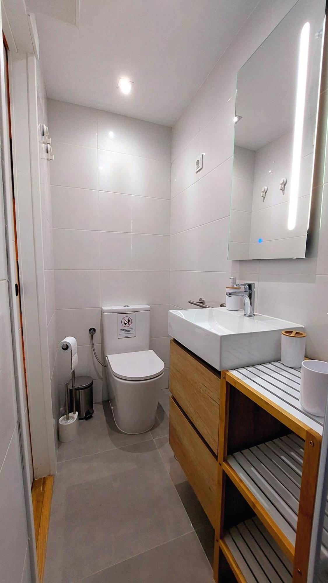 Acogedor Estudio En Delicias By Bebalmy Apartment Madrid Bagian luar foto