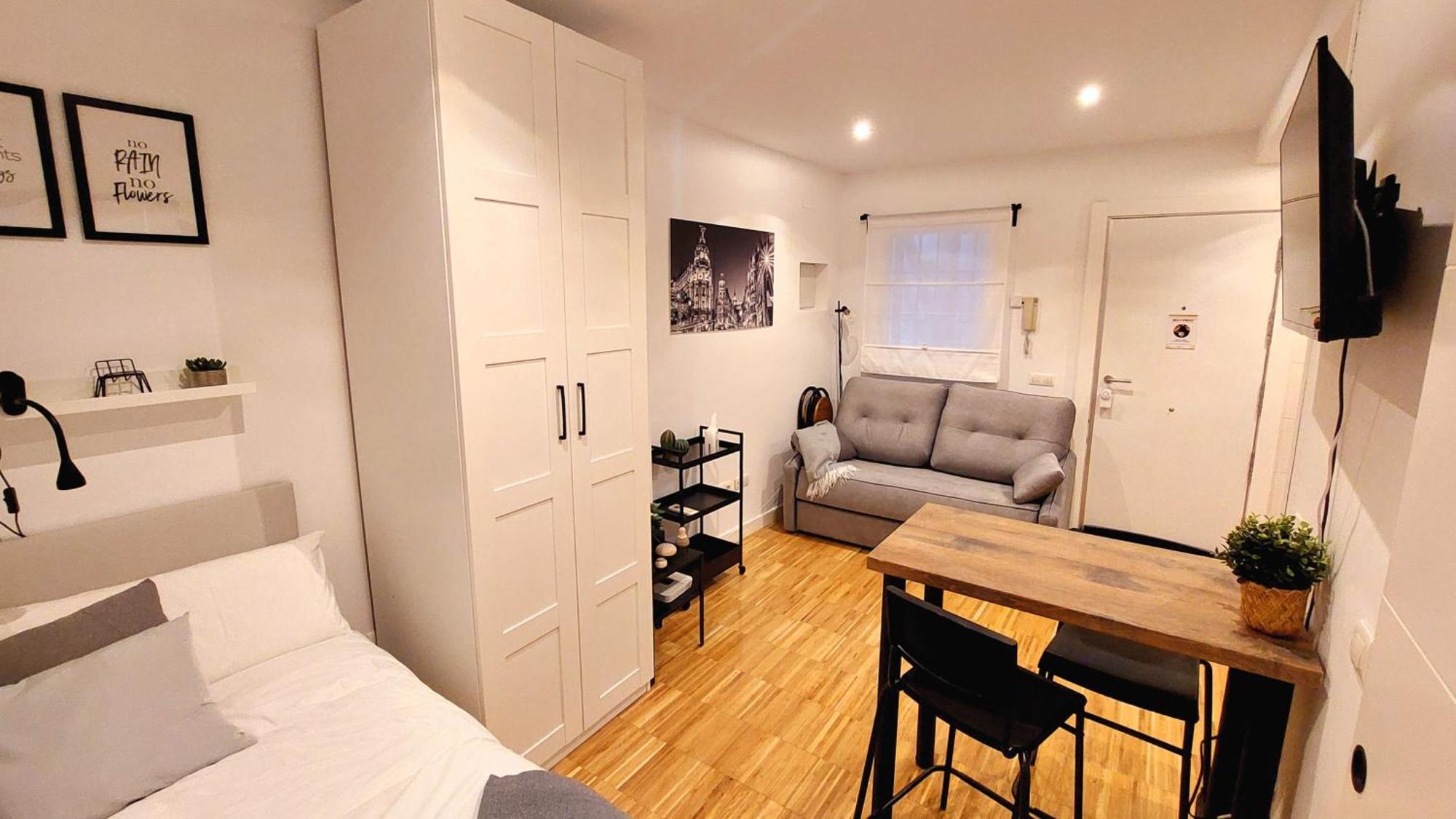 Acogedor Estudio En Delicias By Bebalmy Apartment Madrid Bagian luar foto